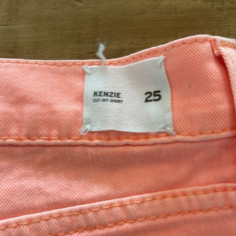 NWOT Hudson Kenzi Cut Off Shorts - Picture 4 of 5